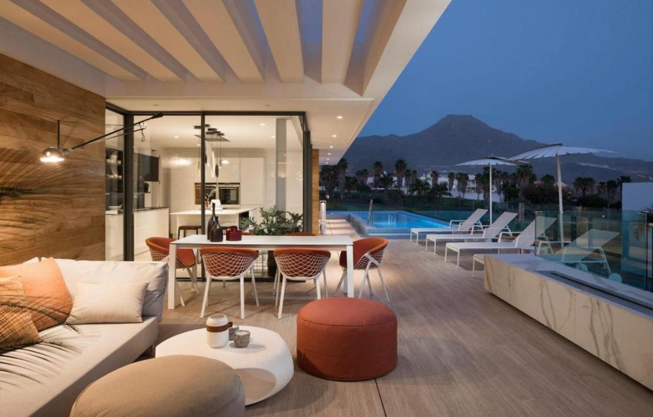 Luxury Villa Rebeka - Heated Pool And Jacuzzi أذيخي المظهر الخارجي الصورة